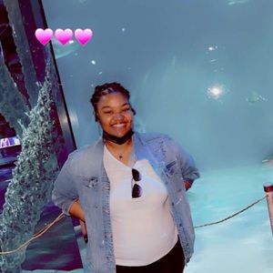 Meet your Posher, Auri